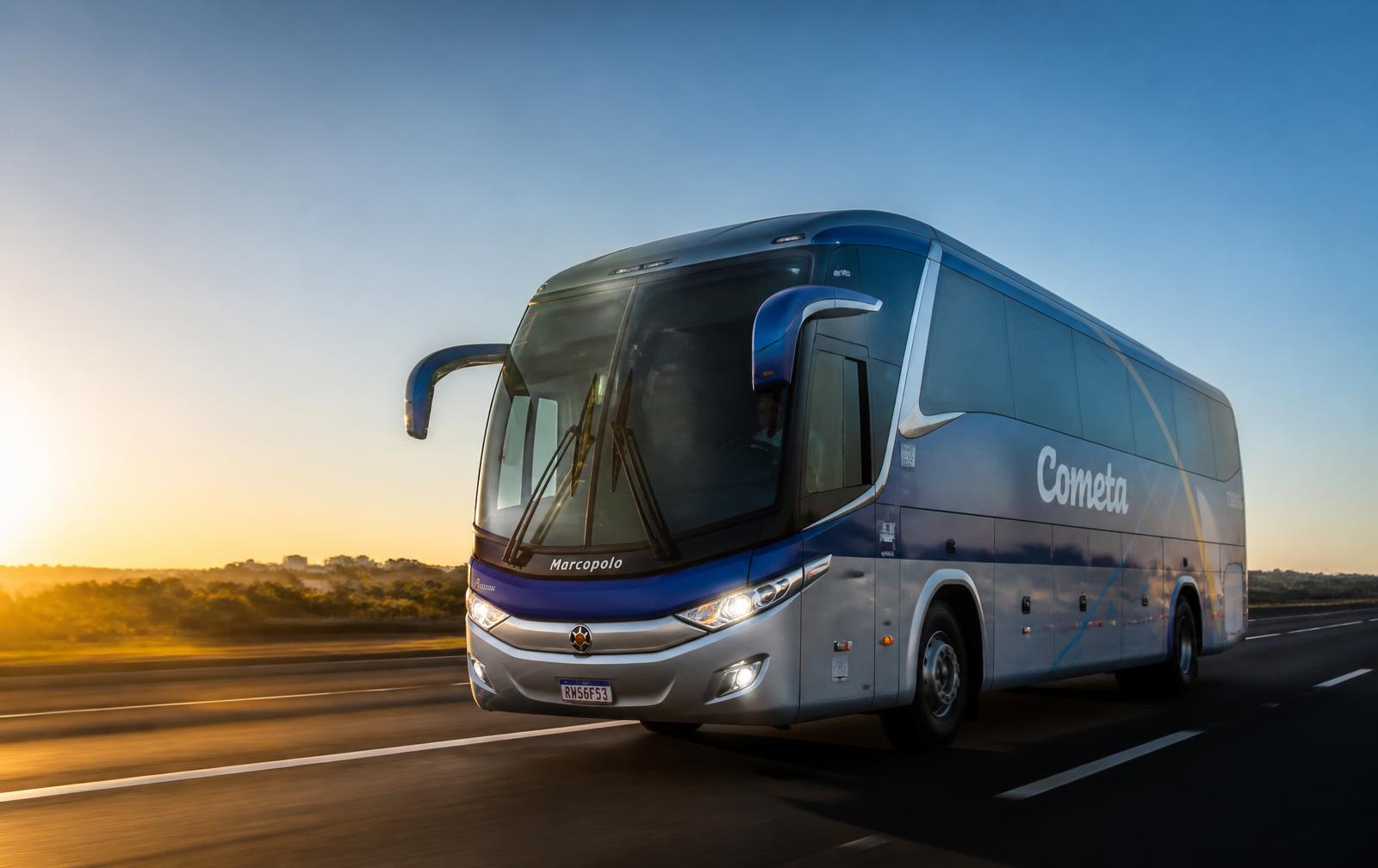 Ônibus de fretamento em rodovia